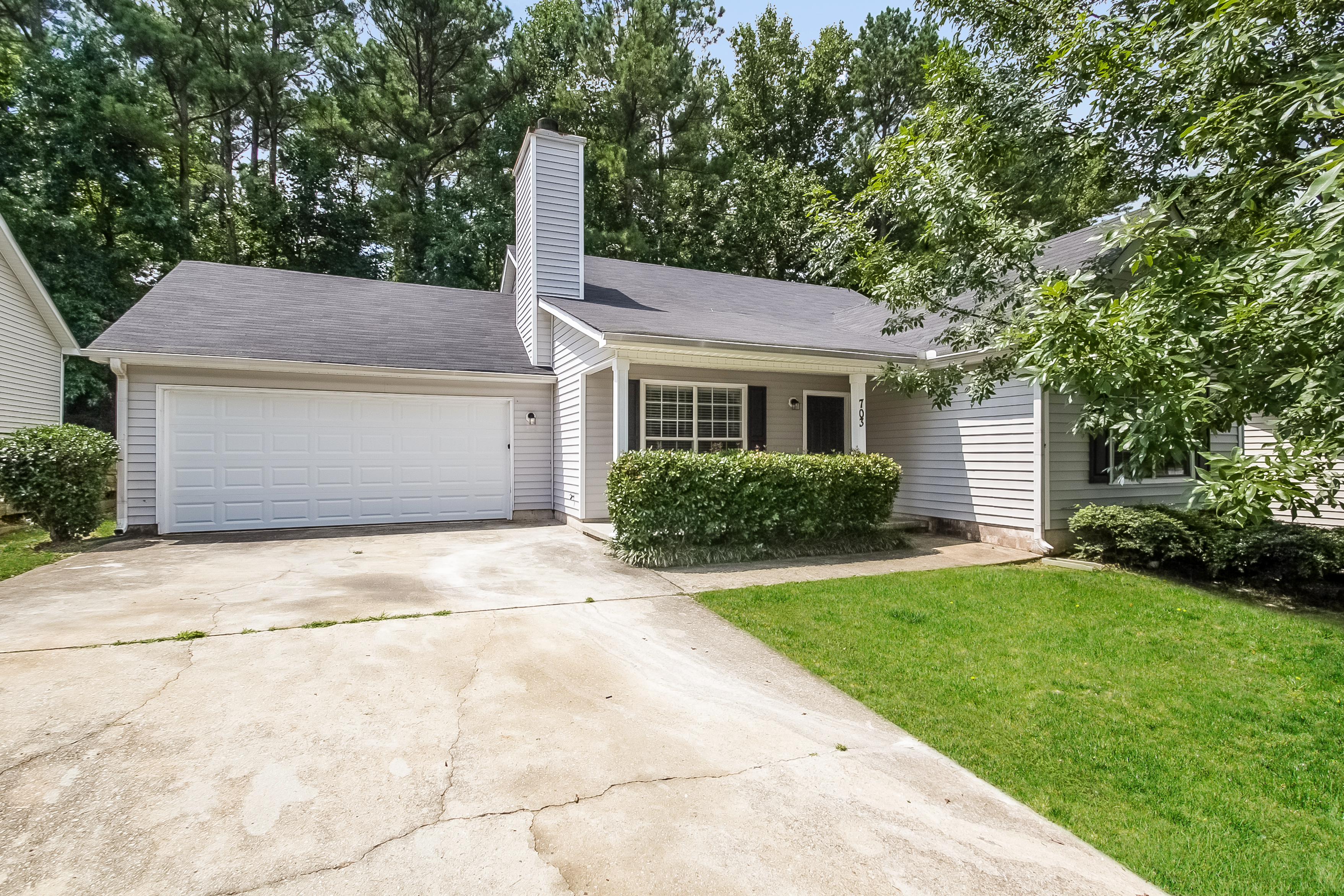 703 Hynds Springs Dr Jonesboro, GA 30238